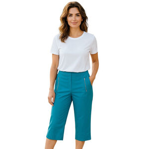 Tail Tech Golf Women's Capris Performance Pants Women’s Size 2 Turquoise